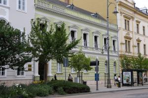 Quarter house and archives